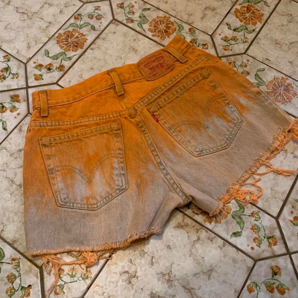 Vintage Levi’s 550 Jeans Cut Off Shorts Orange Dip Dye DIY sz 8 - Picture 2 of 3